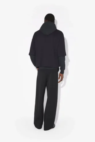 Das übergroße schwarze JPG-Sweatshirt