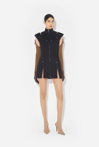 Das kurze Jeans-Kleid mit Schlitz