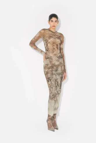 Das lange beige Madaillon-Kleid Das lange beige Madaillon-Kleid