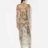 Das lange beige Madaillon-Kleid Das lange beige Madaillon-Kleid