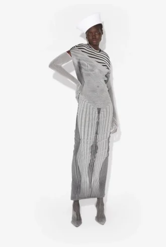 Das lange, drapierte, figurbetonte Body Morph-Kleid Das lange, drapierte, figurbetonte Body Morph-Kleid