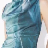 Das lange, drapierte „Water“-Kleid