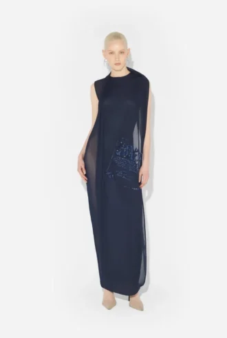 Das lange marineblaue bestickte Kleid Das lange marineblaue bestickte Kleid