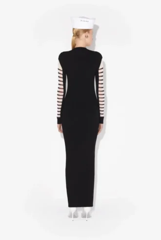 Das lange Mariniare-Kleid aus zwei Materialien Das lange Mariniare-Kleid aus zwei Materialien