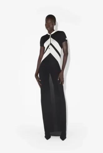 Das lange schwarze Kleid mit Chevron-Muster Das lange schwarze Kleid mit Chevron-Muster