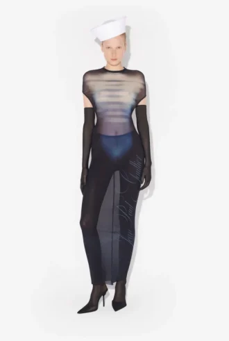 Das „Le Male“-Kleid mit offenem Rücken