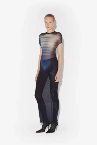 Das „Le Male“-Kleid mit offenem Rücken