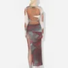 Das rote „Blurry Roses“-Oberteil
