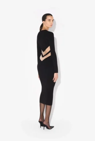 Das schwarze Kleid mit Chevron-Muster Das schwarze Kleid mit Chevron-Muster