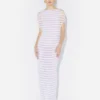Das weiß gestreifte Matrosen-Kleid