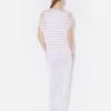 Das weiß gestreifte Matrosen-Kleid