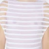 Das weiß gestreifte Matrosen-Kleid