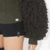 Der Pullover mit Schlingenstich Der Pullover mit Schlingenstich