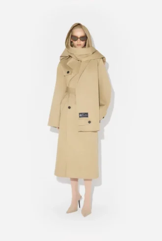 Der Trenchcoat mit Kapuze