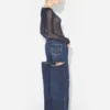Die blaue Cut-Out-Jeans Die blaue Cut-Out-Jeans