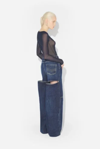 Die blaue Cut-Out-Jeans