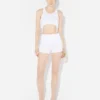 Die weißen Mini-Shorts mit Strumpfhaltern Die weißen Mini-Shorts mit Strumpfhaltern