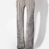 Neuauflage – die marineblaue Body Morph-Hose Neuauflage – die marineblaue Body Morph-Hose